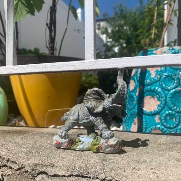 Elephant figurine - Picture 1 of 2